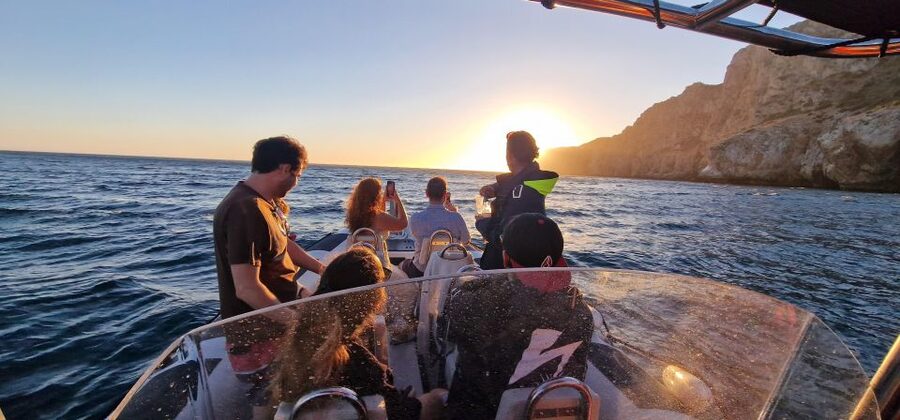 Arrábida Natural Park/Sesimbra: Sunset on Board with drinks - The fast ride back to Sesimbra