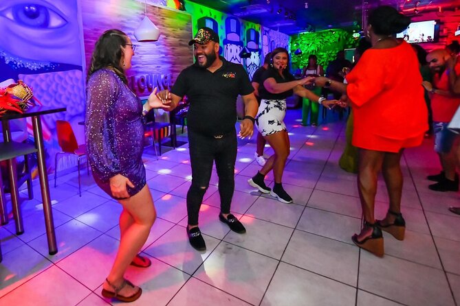 Aruba Nightlife and Barhopping on Chogogo Party Bus - The party begins at 8 p.m. on an open-air bus