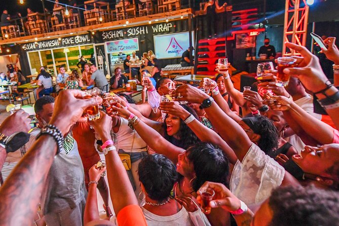 Aruba Nightlife and Barhopping on Chogogo Party Bus - Komedo Tapas & Cocktail sets the first bar tone