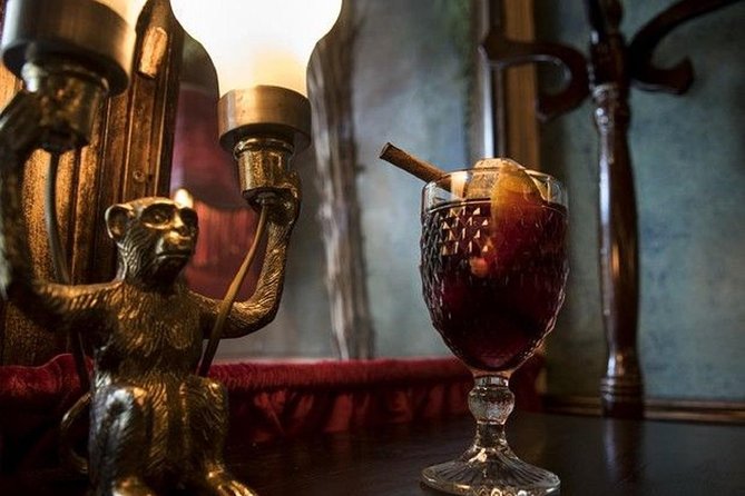 Athens by Night: Small Group Sightseeing with Drinks and Food Tasting - A family food story at Feyrouz