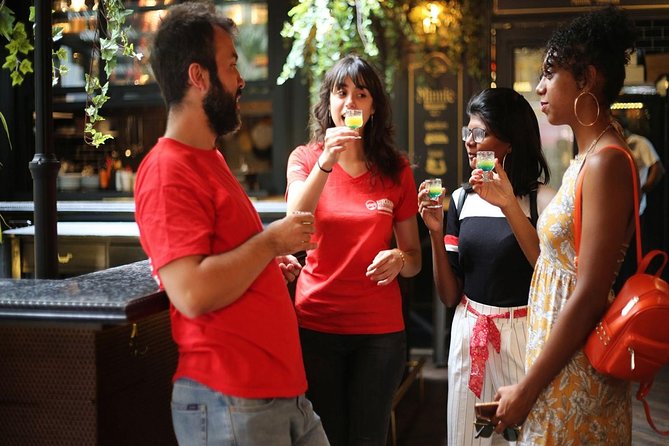 Athens Moonlight Waling Tour with Drinks and Meze Dishes - What the guides add to the evening