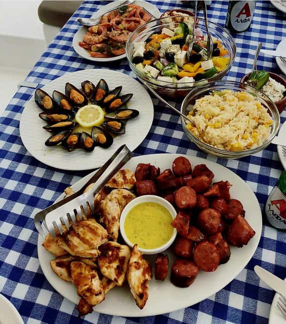 Athens: Private Catamaran Cruise w/ BBQ, Open Bar & Transfer - Why this private Athens cruise works so well