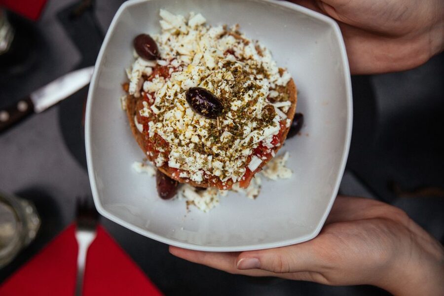 Athens: Private Evening Tour w/ Drinks & Bites in Koukaki - The guide makes the difference