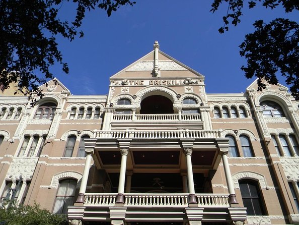Austin: Haunted Pub Crawl Walking Tour - What the two-hour Austin route is really about