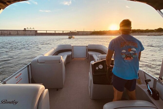 Austin Lake Travis Barge Crawl Bar Hopping Tour by Boat - Captain service and the small-boat reality