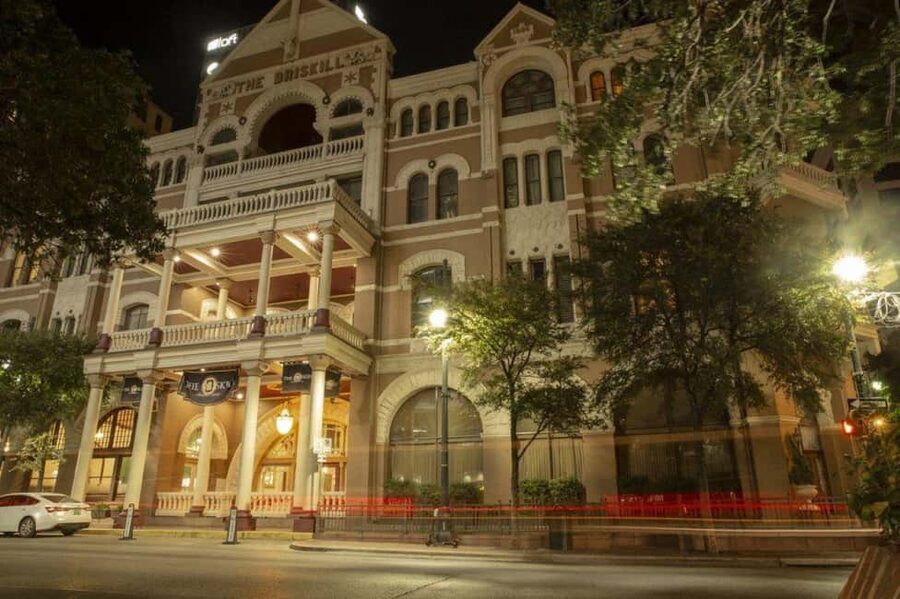 Austin’s Spirits & Spirits Haunted Pub Crawl - Why this Austin pub crawl works