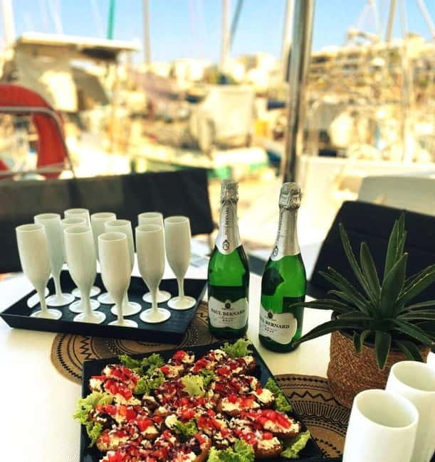 Ayia Napa: Afternoon Catamaran Cruise with Lunch & Open Bar - The long return and the sunset