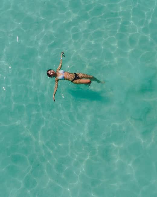 Bacalar Lagoon Sailing Tour with Open Bar and Mexican Lunch - Sailing through the lagoon’s changing colors