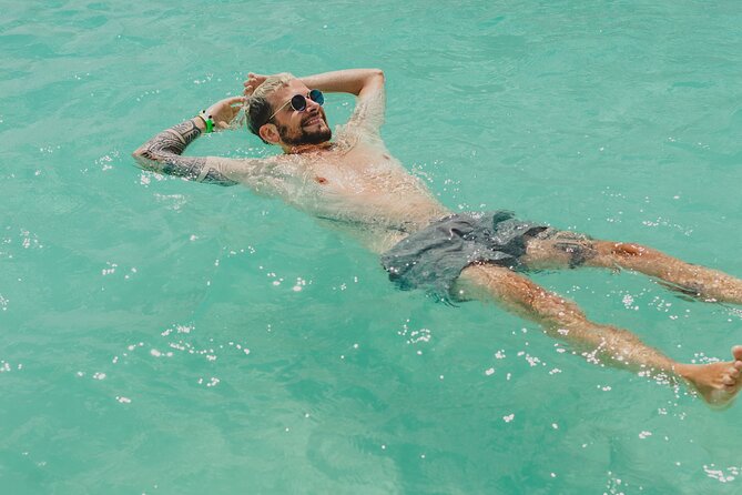 Bacalar Lagoon Sightseeing Boat Tour with Open Bar and Snacks - Cocalitos explains Bacalar’s ancient living structures