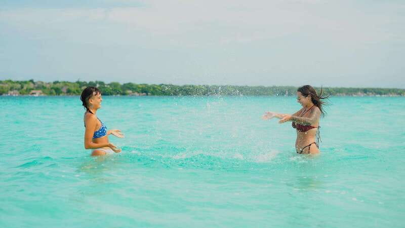 Bacalar Lagoon Sightseeing Boat Tour with Open Bar & Snack - Guides make the difference