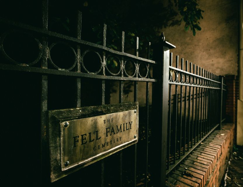 Baltimore: Boos and Booze Haunted Pub Crawl - Baltimore history with a drink in hand