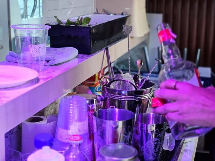 Bangkok : Chaophraya Booze Cruise – Drinks Onboard - What You Will Not Get