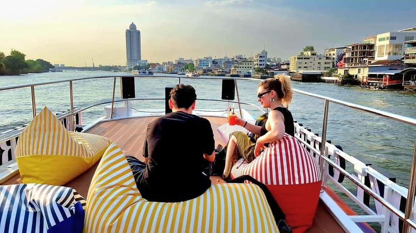 Bangkok : Chaophraya Booze Cruise – Drinks Onboard - The First Views Along the Chao Phraya