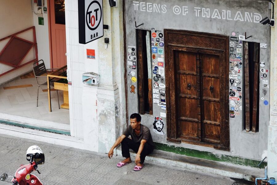 Bangkok: Guided Bar Hopping Night Tour with Private Option - Four bars, four different sides of Bangkok nightlife