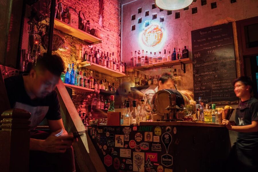 Bangkok: Guided Bar Hopping Night Tour with Private Option - Who will enjoy this night out