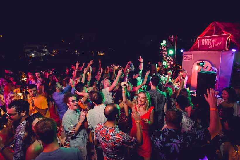 Bangkok's Best Party Boat - Music Themes from House to Afrobeat