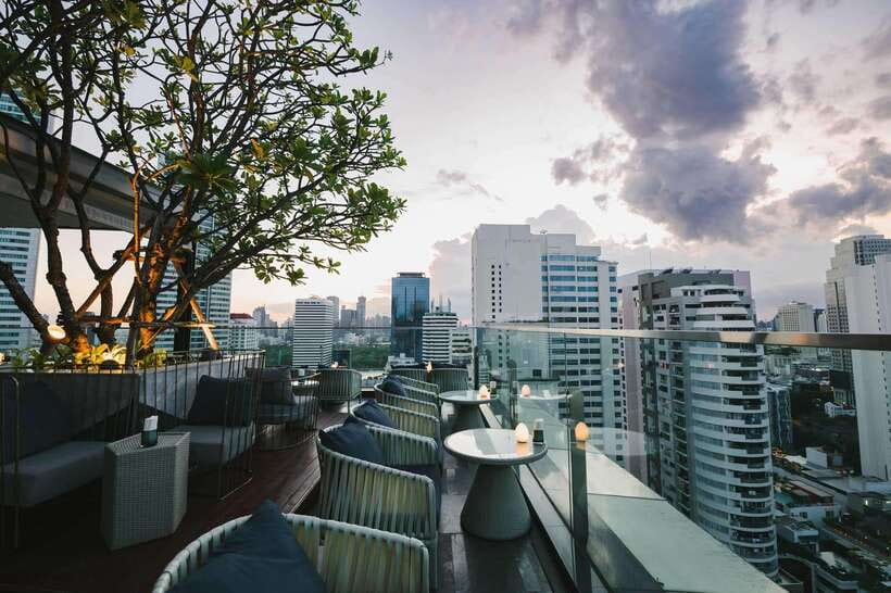 Bangkok: Sky on 20 Rooftop Bar With Free Flow Drinks - Drinks, food, and the free-flow format