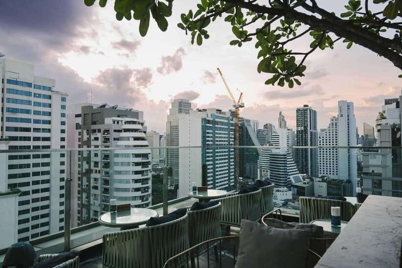 Bangkok: Sky on 20 Rooftop Bar With Free Flow Drinks - The mood at Sky on 20