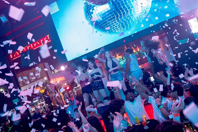 Bar Crawl Madness Tour in Cancun - A Six-Hour Night Built Around Club-Hopping