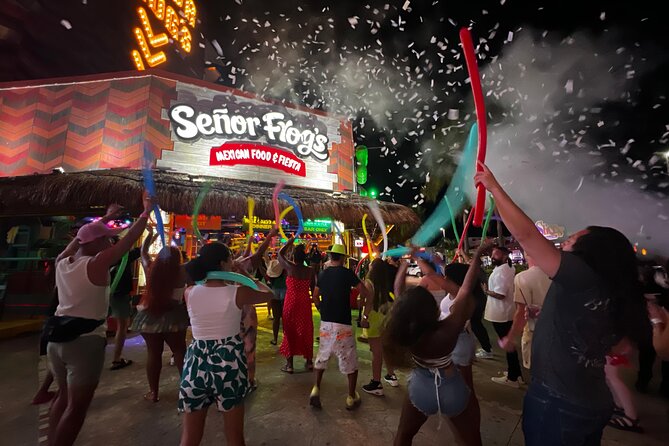 Bar Crawl Madness Tour in Cancun - Friday at Rakata