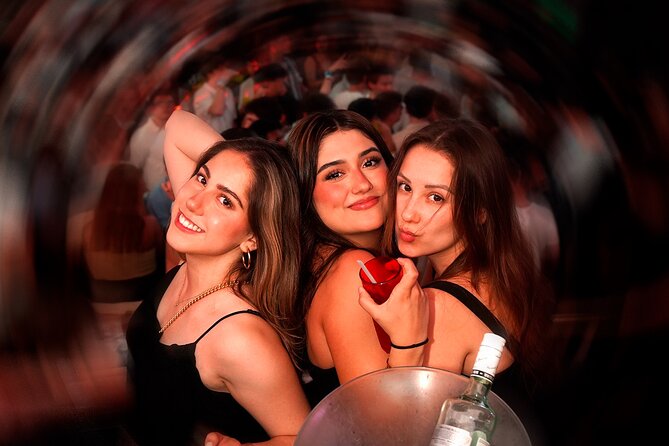 Bar Crawl Madness Tour in Cancun - The Host Makes the Difference