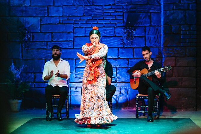 Baraka Triana. Flamenco show with drink - The included drink and what not to assume about food