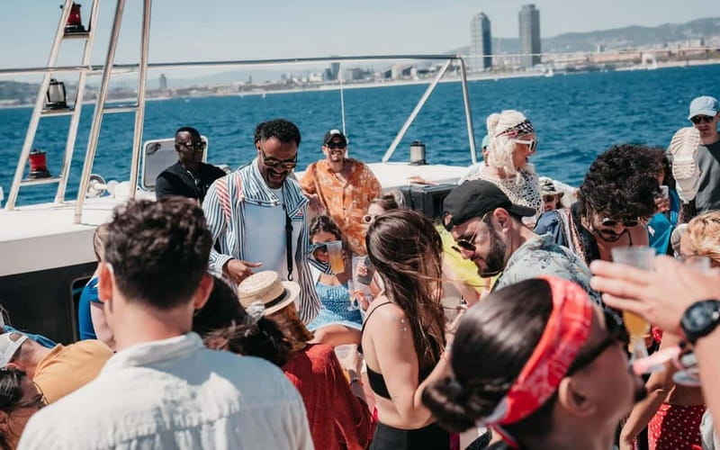Barcelona: Brunch Boat Party with Drinks and DJ - Who will enjoy this most