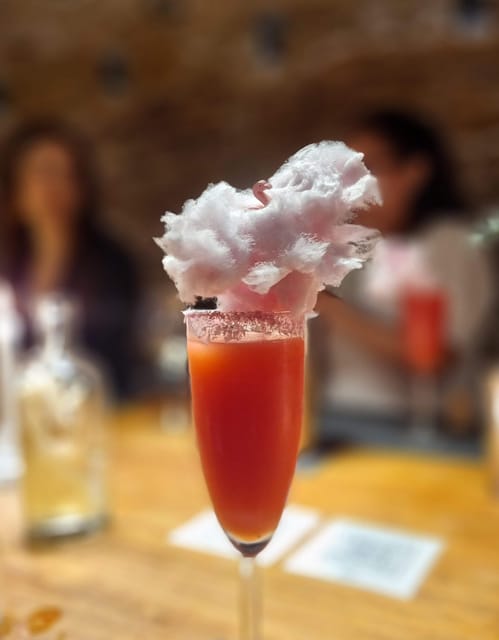 Barcelona: Cocktail Class Workshop - Make Shake Cook & Paint - Small details that improve the evening