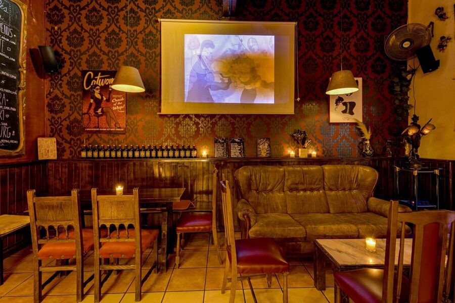 Barcelona: Cocktail Making Class with Tapas - Tapas That Keep the Evening Grounded