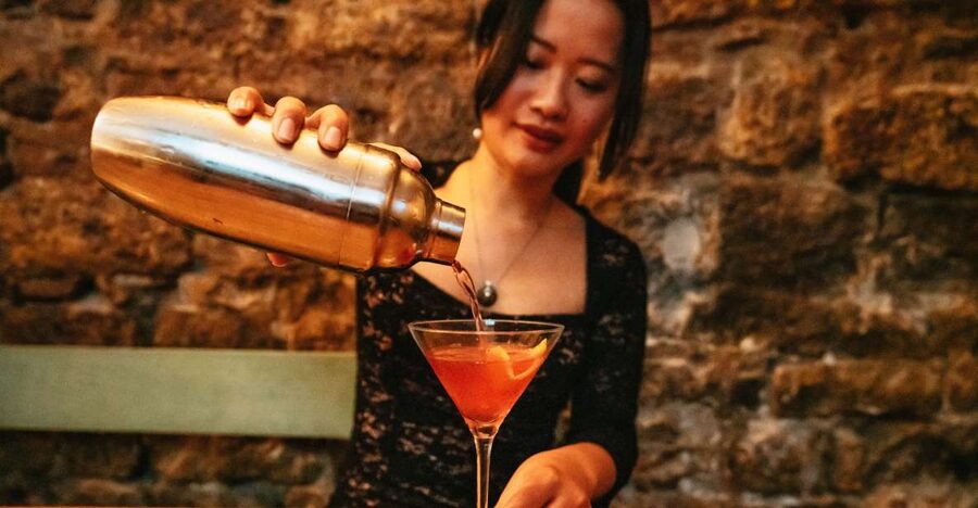 Barcelona: Cocktail Master Class by Mixologist with Tapas - What the Barcelona cocktail class is really like