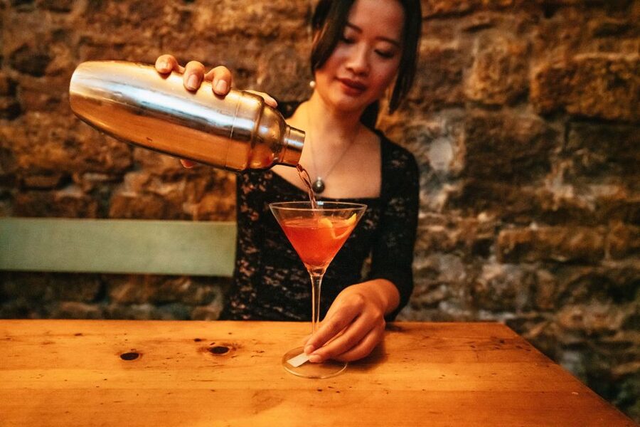 Barcelona: Cocktail Master Class by Mixologist with Tapas - Getting started in the Gothic Quarter