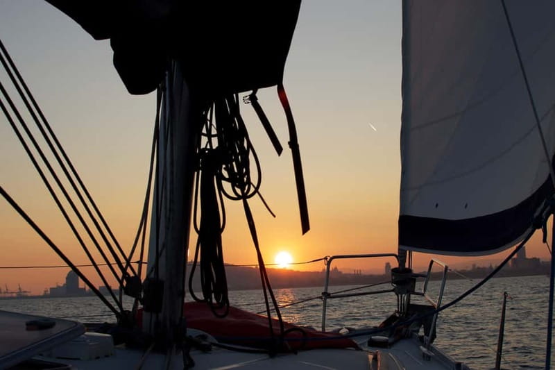 Barcelona: Daytime or Sunset Cruise with Drinks - How the crew handles comfort and safety
