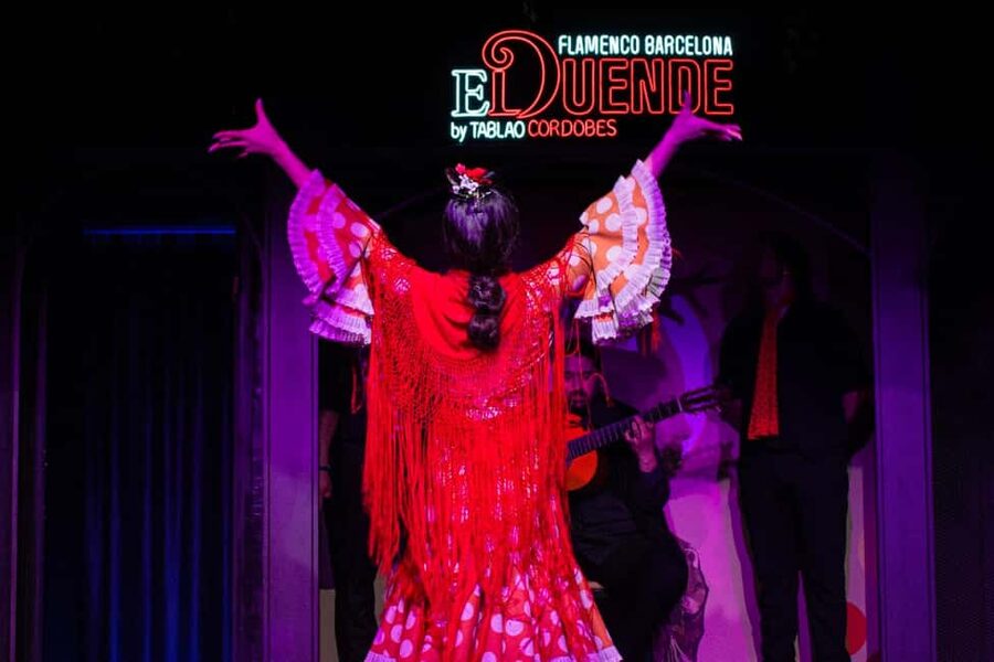 Barcelona: Flamenco Show with Drink Option at La Rambla - What El Duende feels like inside