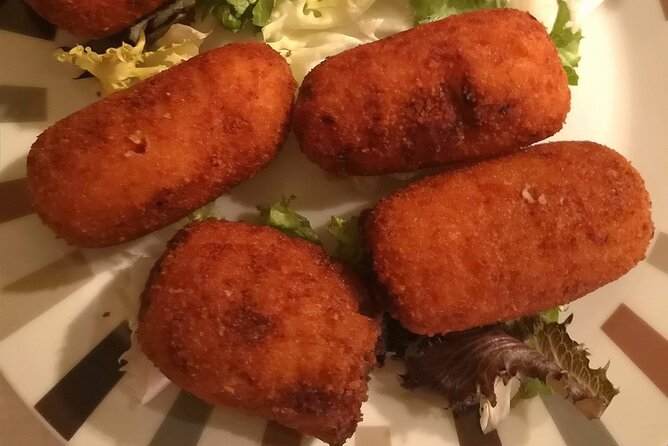 Barcelona Food Tour: Tapas, Drinks and Delights with a Local - What the food tells you about Barcelona