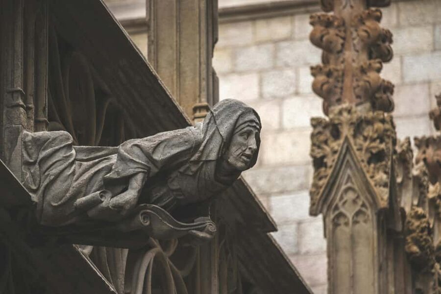 Barcelona: Gothic Quarter Legends, Drinks and candy Tour - Roman remains and the old city walls