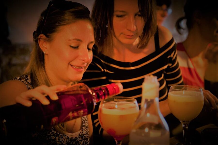 Barcelona: Hen Party Cocktail Class - Key points at a glance