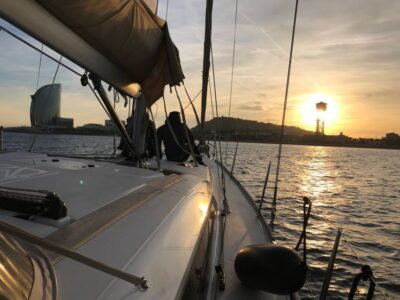 Midday or Sunset Sailing with Open Bar and Snacks