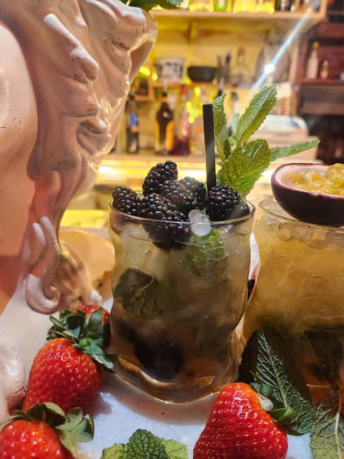 Barcelona: Mojito Tasting Experience & Tapas with Mixologist - Four mojitos, four different personalities