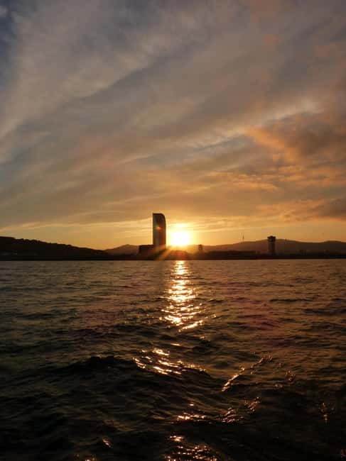 Barcelona: Premium Shared Sunset Cruise (Drinks & Snacks) - The optional swim, snorkeling, and SUP stop