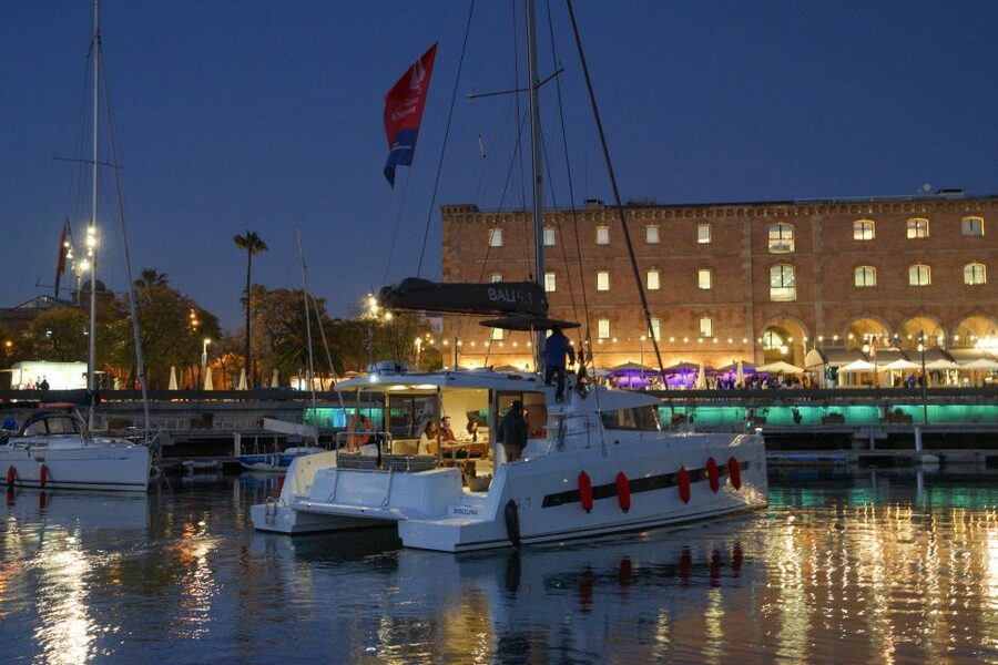 Barcelona: Private Catamaran Sailing with Drinks and Snacks - Why a private catamaran changes the Barcelona day