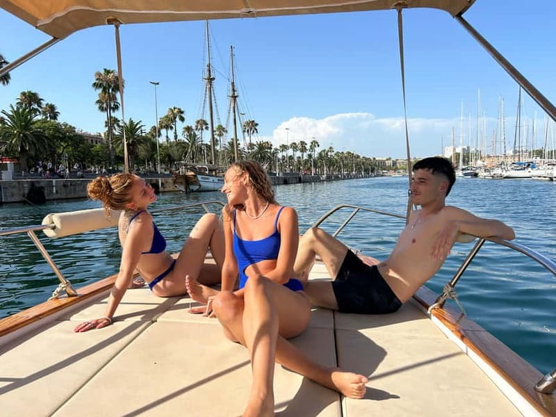 Barcelona: Private Classic Yacht Tour with Drinks - Key points to know before booking