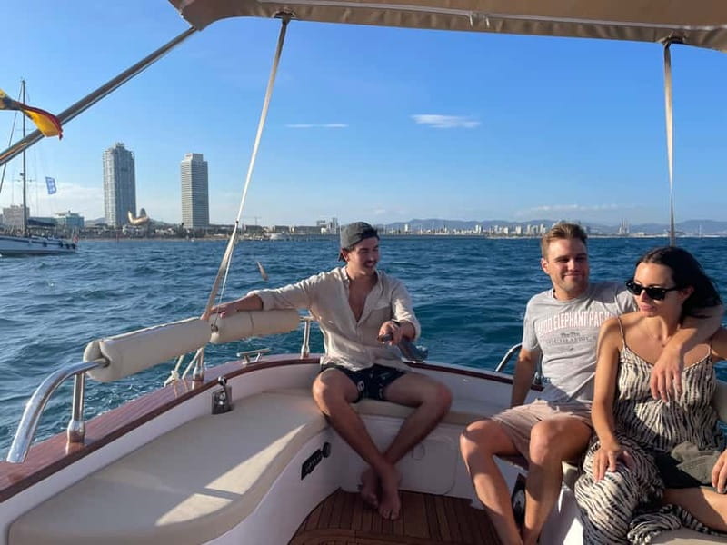 Barcelona: Private Classic Yacht Tour with Drinks - What the private format is really worth