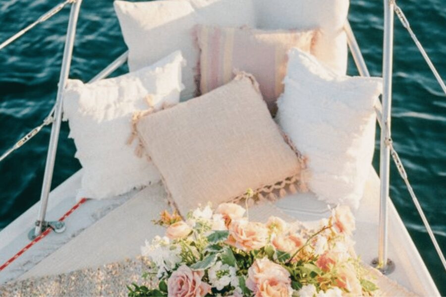Barcelona: Private Romantic Sailing Tour with Drinks - Choosing Afternoon Light and Sunset