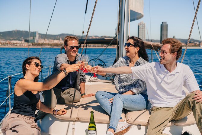 Barcelona: Private Sailing cruise with drinks & snacks - What the private price means for a group of 11