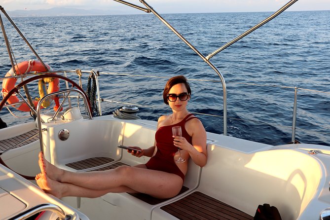 Barcelona Private Sailing Tour with Drinks for Family and Friends - Best times and best types of groups