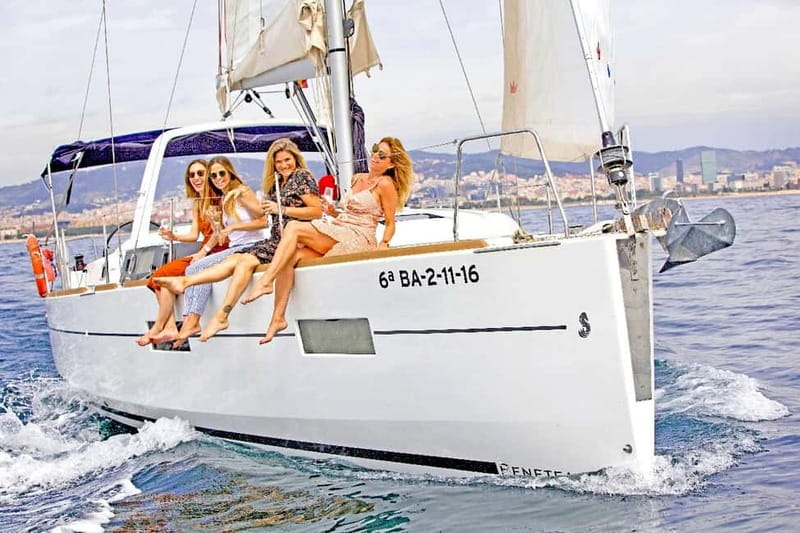 Barcelona: Private Sailing Trip with Drinks & Snacks (max 9) - What to pack and what not to expect