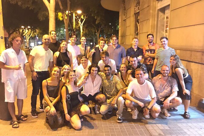 Barcelona Pub Crawl by KING -The Best Party tour & VIP Club Entry - The walk toward the coast and the club changeover