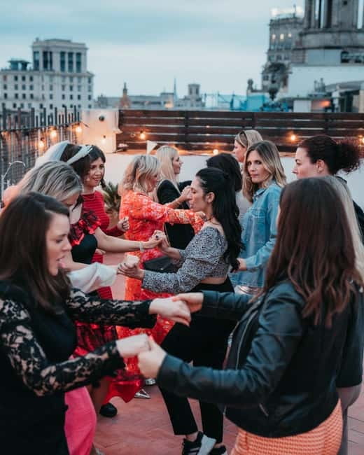 Barcelona: Rooftop Salsa Class with Bottomless Sangria - What to wear and what to bring