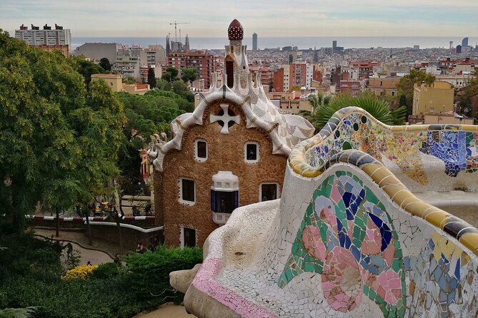 Barcelona Sagrada Familia and Guell Park drink and tapa - The ride to Sagrada Família saves energy