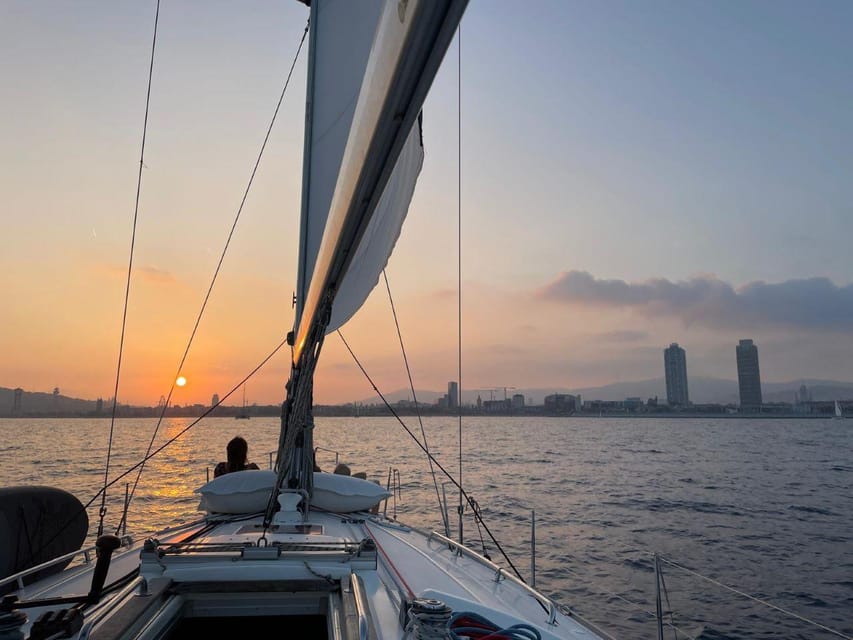 Barcelona: Sailboat Ride with Drinks and Snacks - What the two-hour route is really like